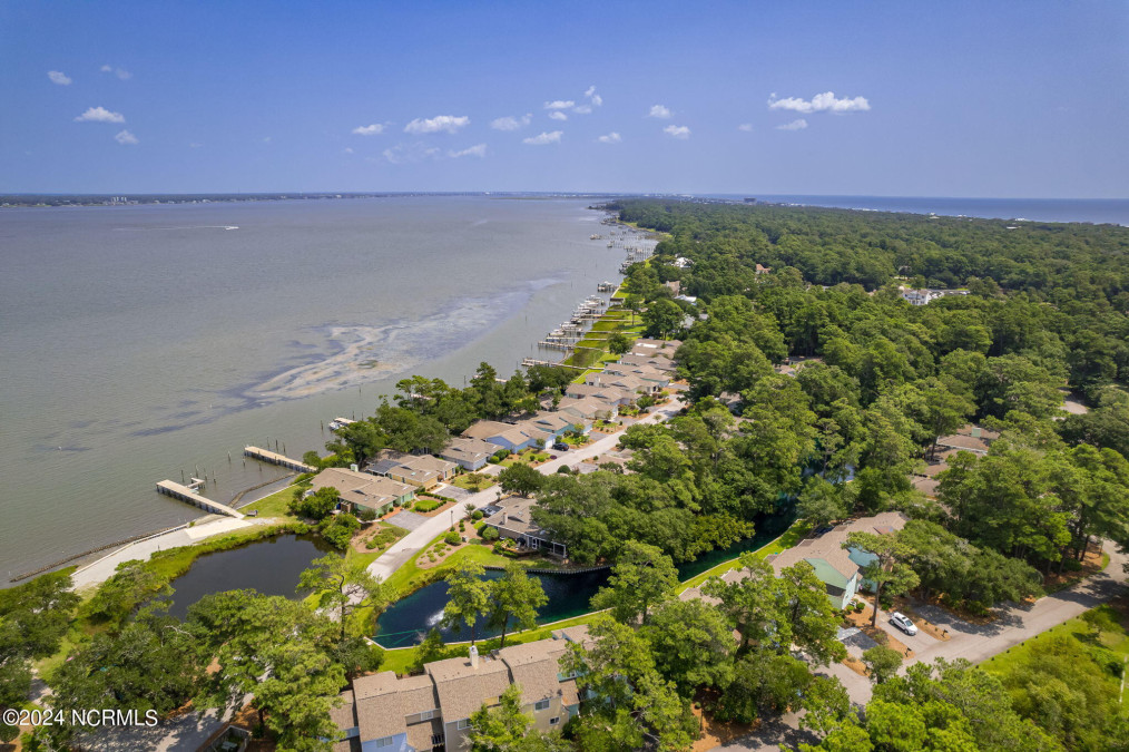 117 Mcginnis Dr Pine Knoll Shores, NC 28512