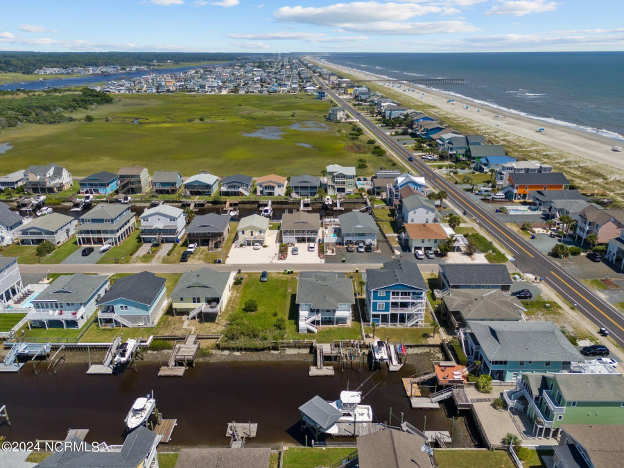 107 Lions Paw Dr Holden Beach, NC 28462