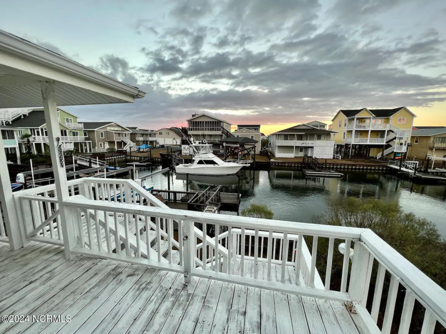 107 Lions Paw Dr Holden Beach, NC 28462