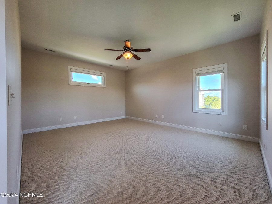 3539 Island Dr North Topsail Beach, NC 28460