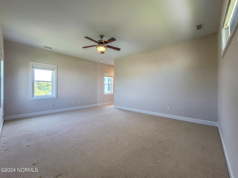 3539 Island Dr North Topsail Beach, NC 28460