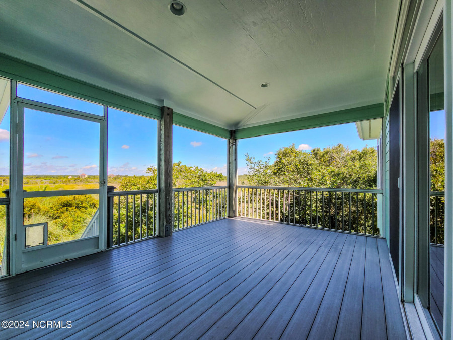 3539 Island Dr North Topsail Beach, NC 28460