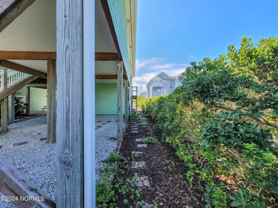 3539 Island Dr North Topsail Beach, NC 28460