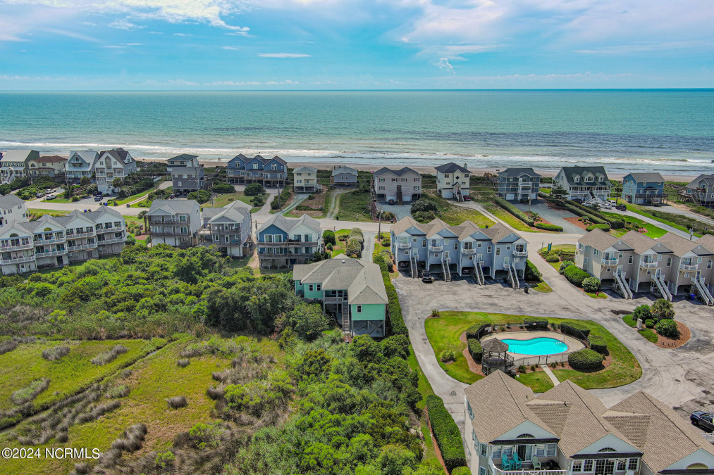 3539 Island Dr North Topsail Beach, NC 28460