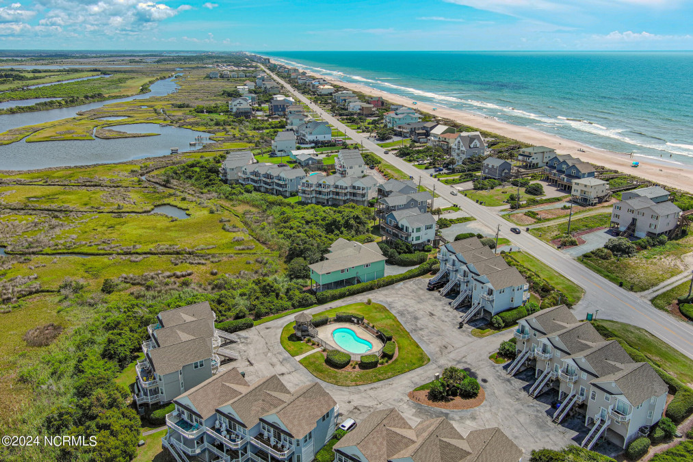 3539 Island Dr North Topsail Beach, NC 28460