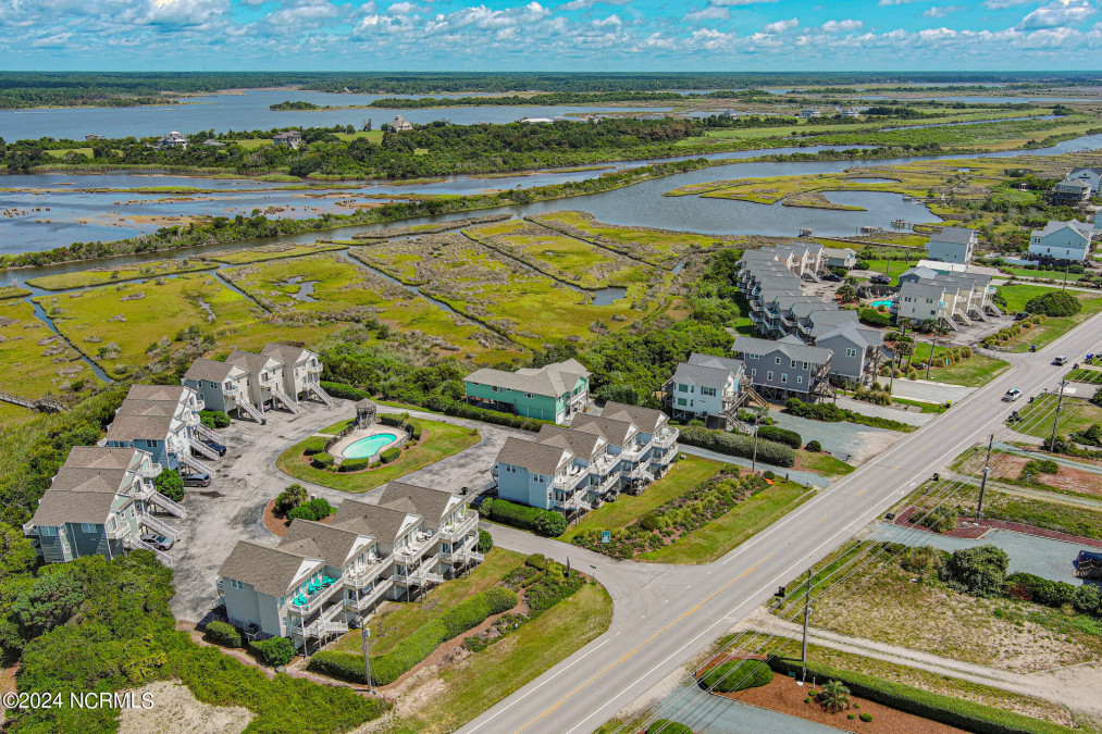 3539 Island Dr North Topsail Beach, NC 28460