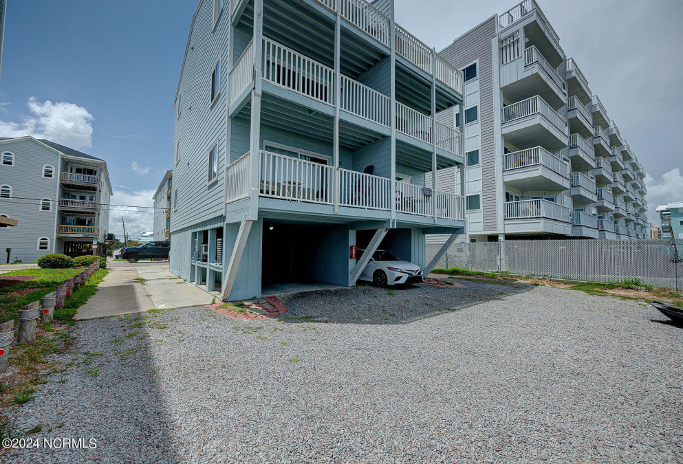 209 Carolina Beach Ave Carolina Beach, NC 28428