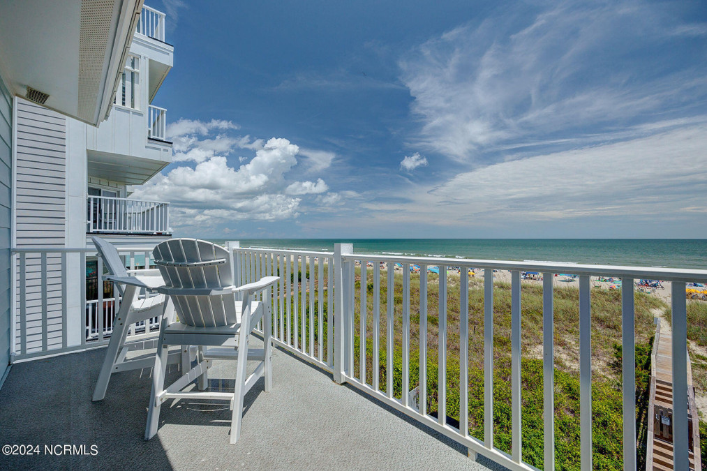 209 Carolina Beach Ave Carolina Beach, NC 28428