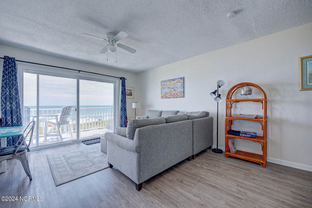 209 Carolina Beach Ave Carolina Beach, NC 28428