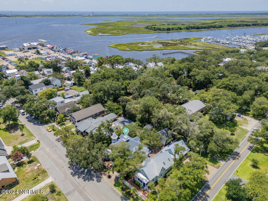 229 Caswell Ave Southport, NC 28461