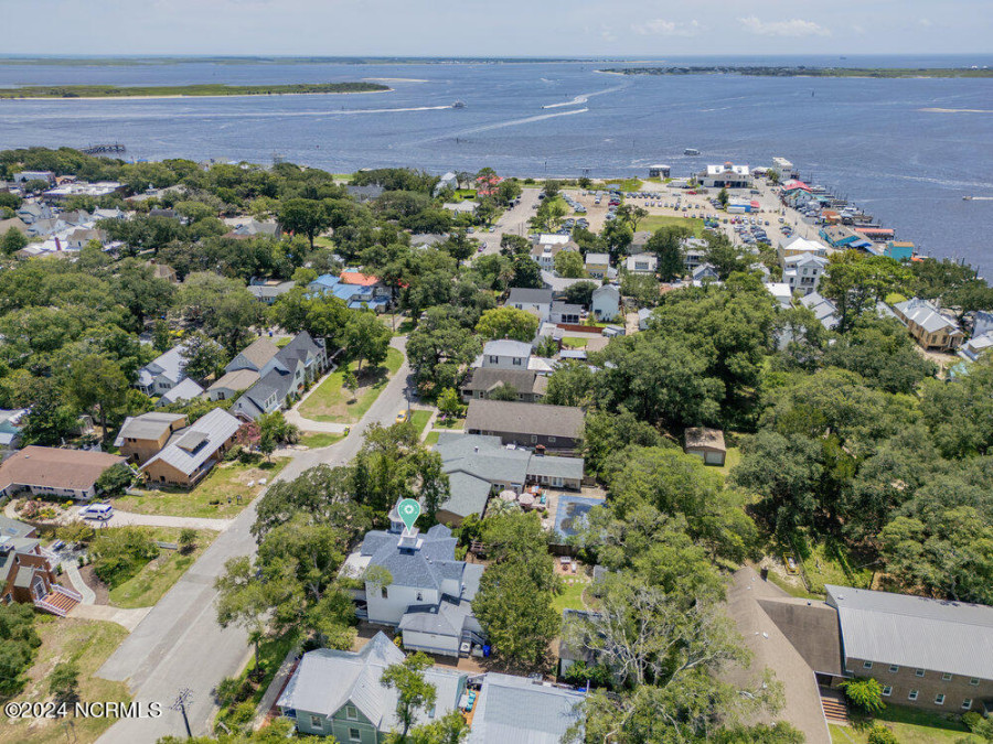 229 Caswell Ave Southport, NC 28461