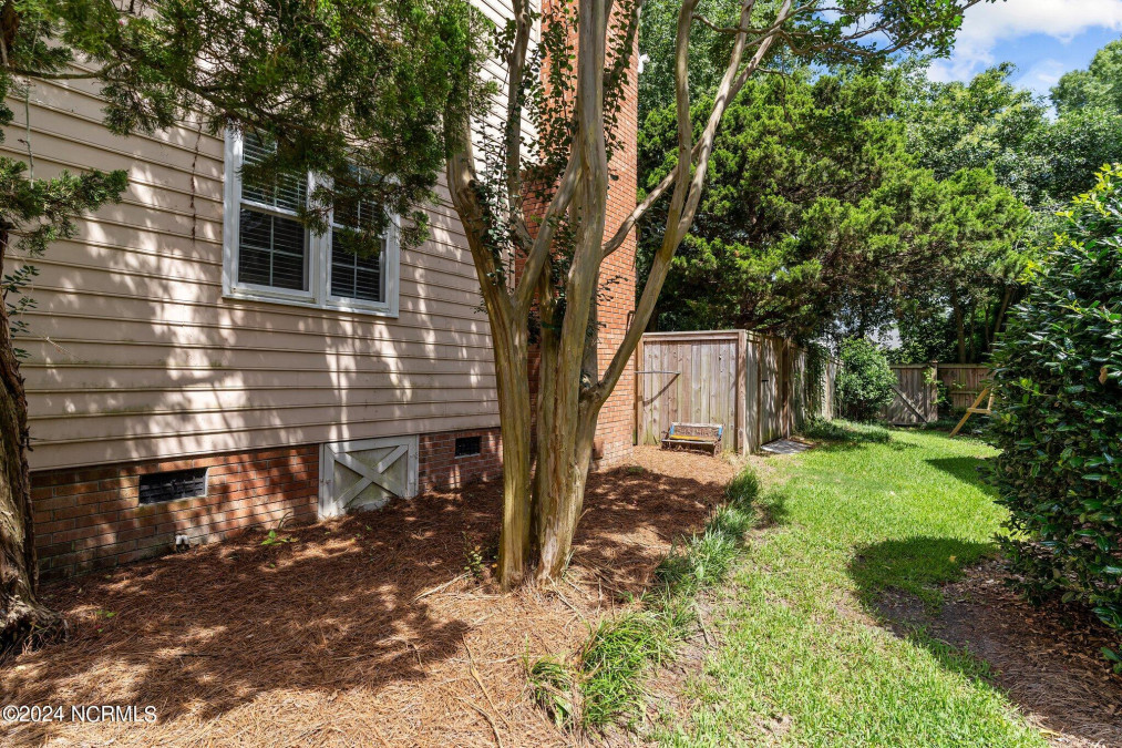 10 Saint Marys Pl Wilmington, NC 28403