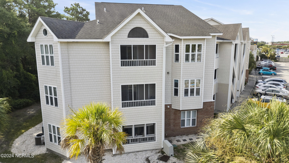 609 Spencer Farlow Dr Carolina Beach, NC 28428