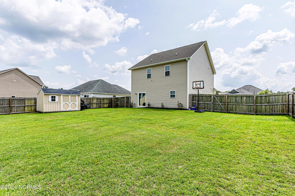 313 Strut Ln Richlands, NC 28574