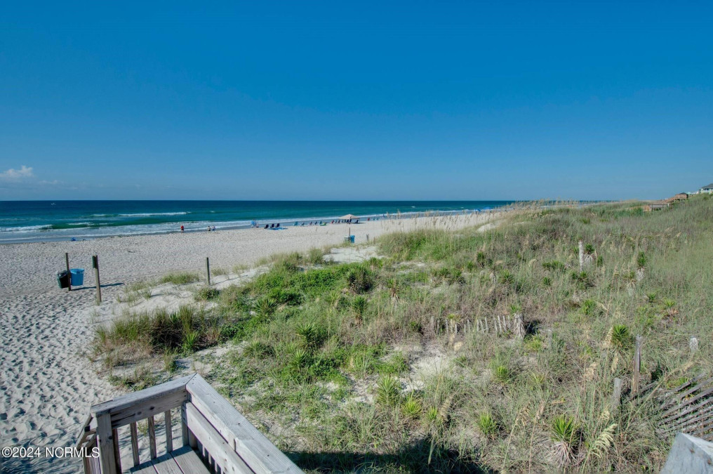 9100 Reed Dr Emerald Isle, NC 28594