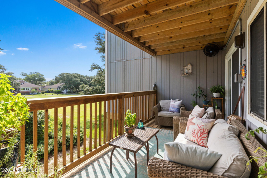 25 Bunker Ct Caswell Beach, NC 28465