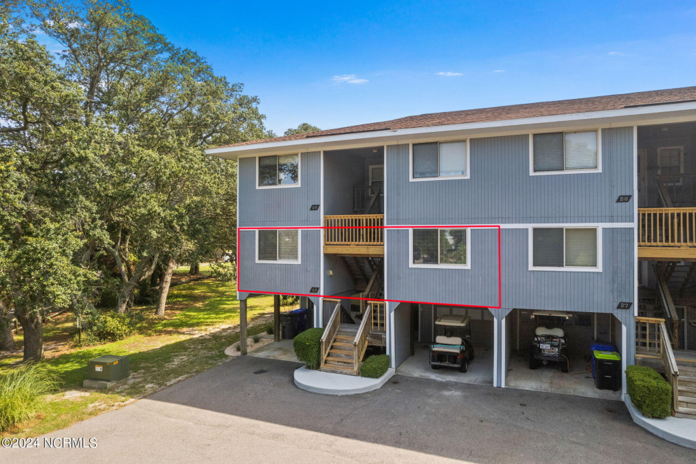 25 Bunker Ct Caswell Beach, NC 28465