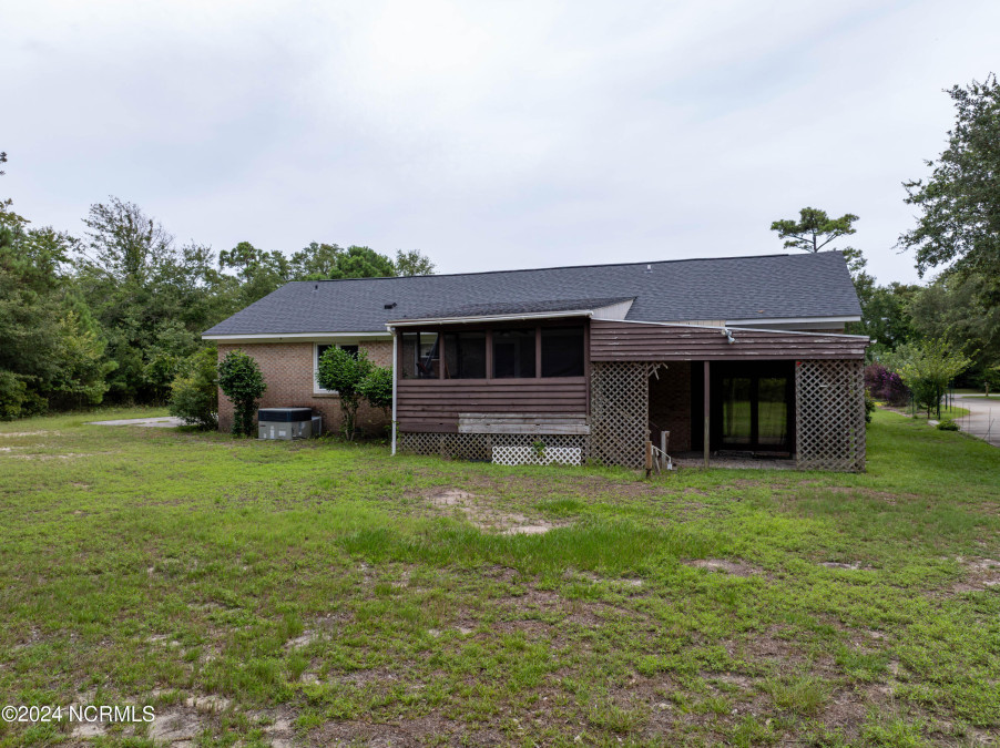 109 Inlet Ct Hampstead, NC 28443