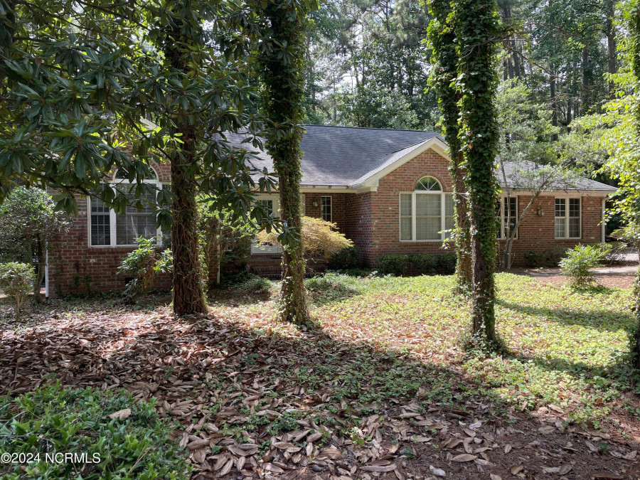 7 Cedar Ln Pinehurst, NC 28374