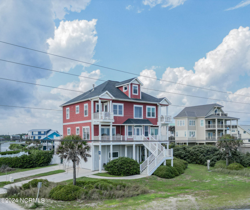 100 Bay Ct North Topsail Beach, NC 28460