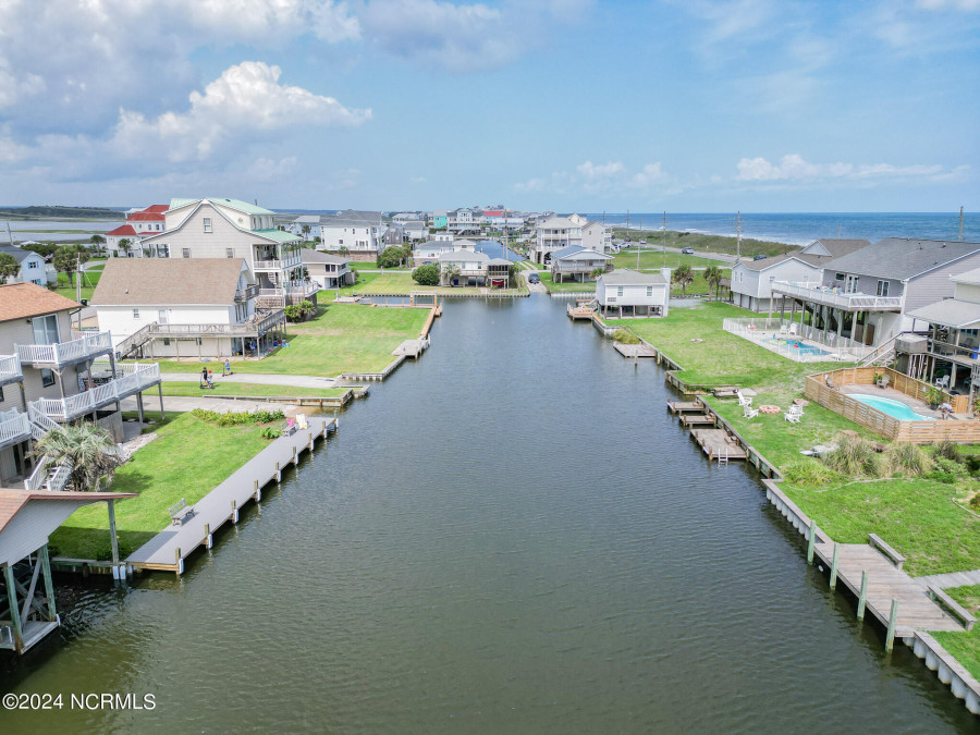 100 Bay Ct North Topsail Beach, NC 28460