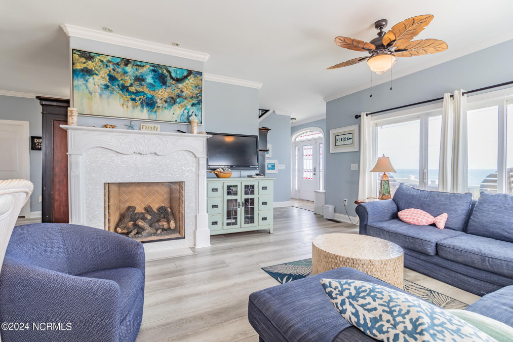 100 Bay Ct North Topsail Beach, NC 28460