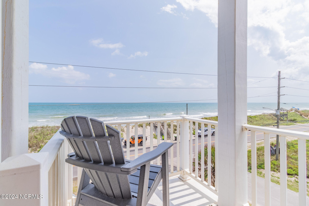 100 Bay Ct North Topsail Beach, NC 28460