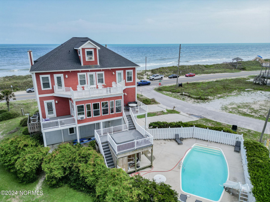 100 Bay Ct North Topsail Beach, NC 28460