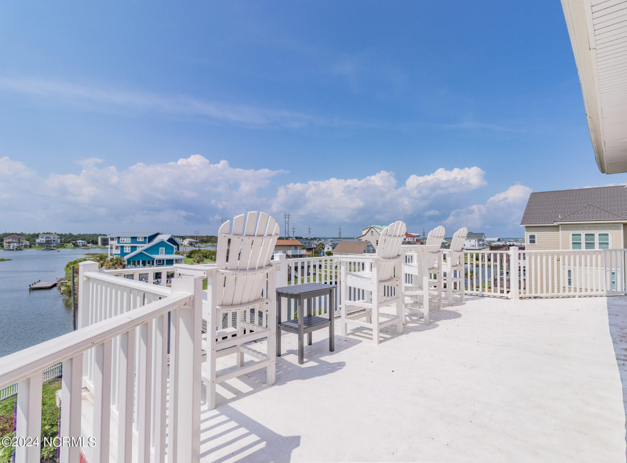 100 Bay Ct North Topsail Beach, NC 28460