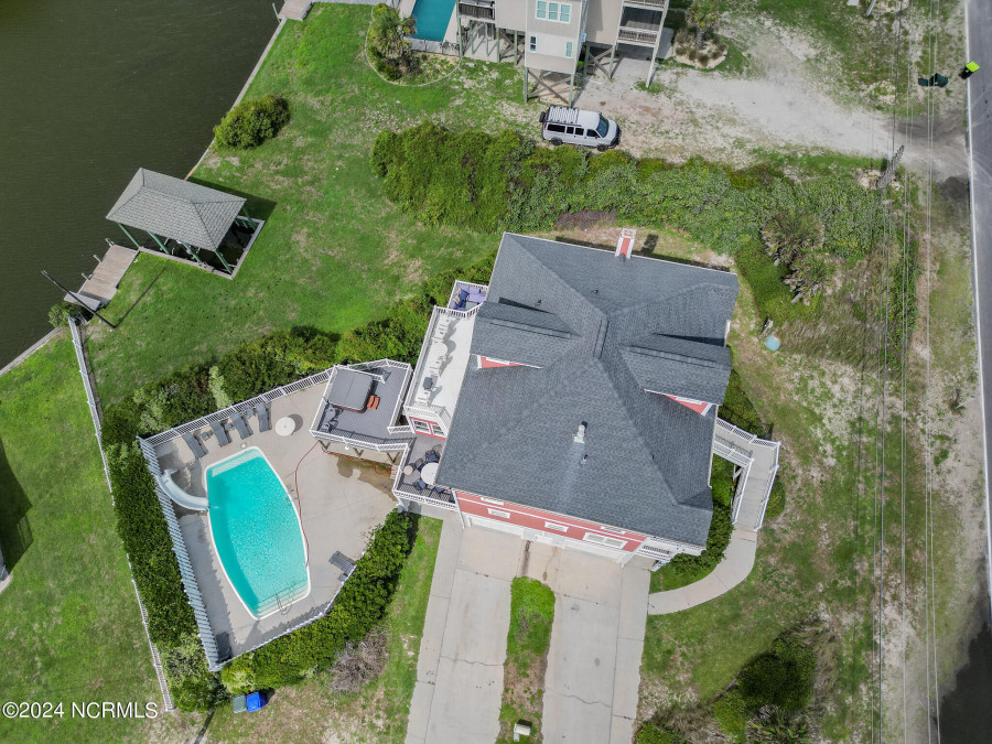 100 Bay Ct North Topsail Beach, NC 28460