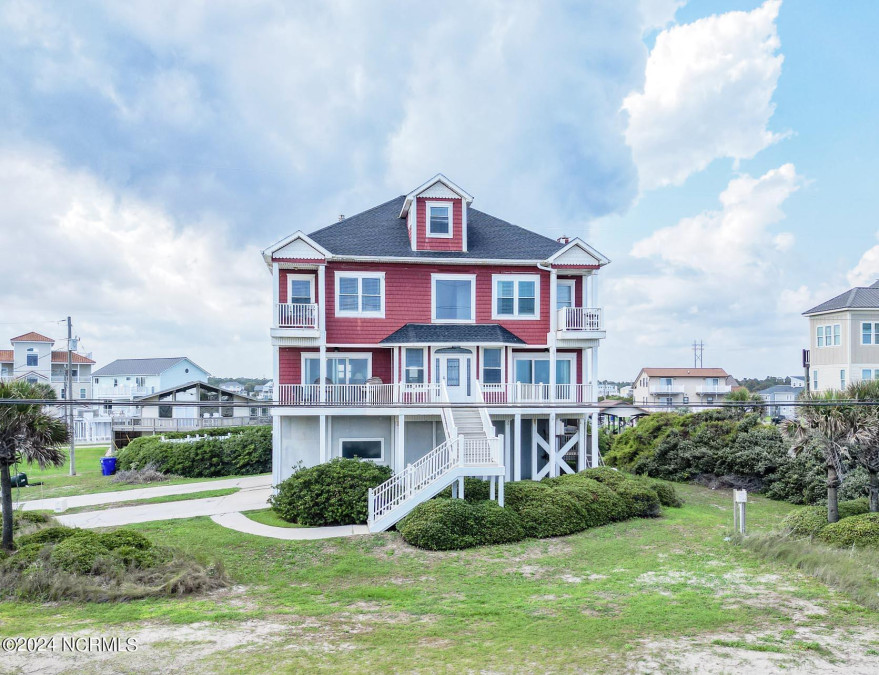 100 Bay Ct North Topsail Beach, NC 28460