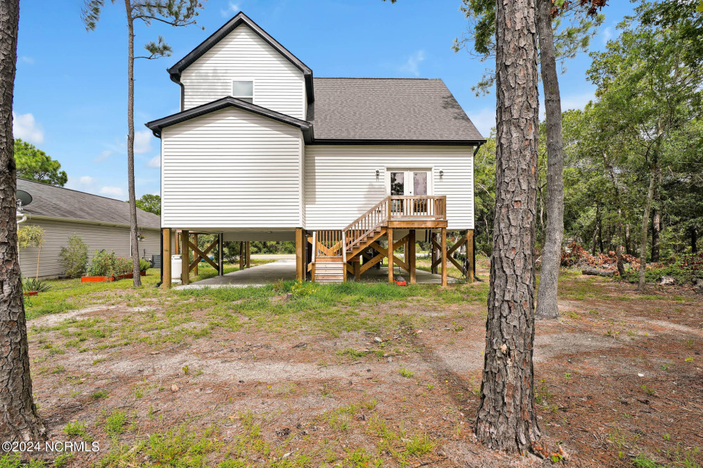 136 Middleton Ave Oak Island, NC 28465