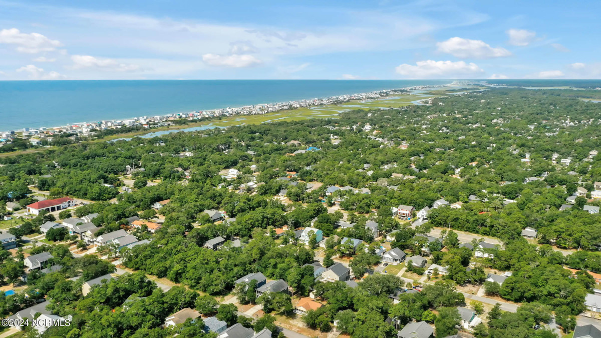 136 Middleton Ave Oak Island, NC 28465