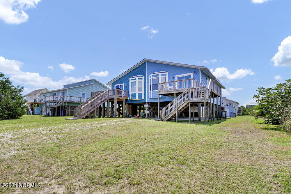 211 Coastal Dr North Topsail Beach, NC 28460