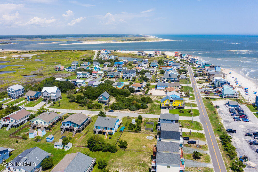 211 Coastal Dr North Topsail Beach, NC 28460