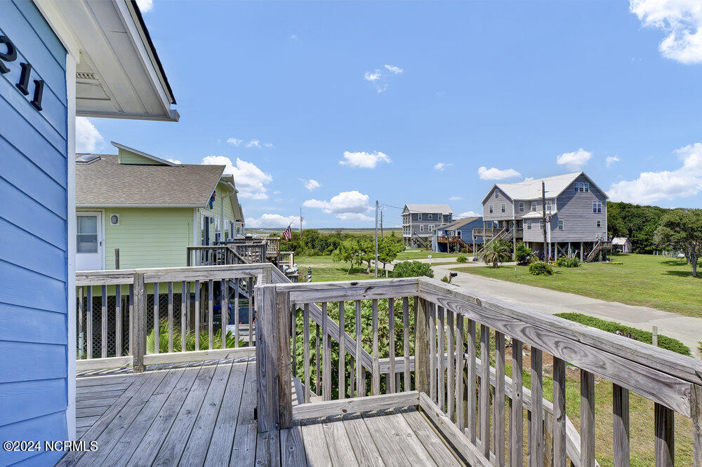 211 Coastal Dr North Topsail Beach, NC 28460