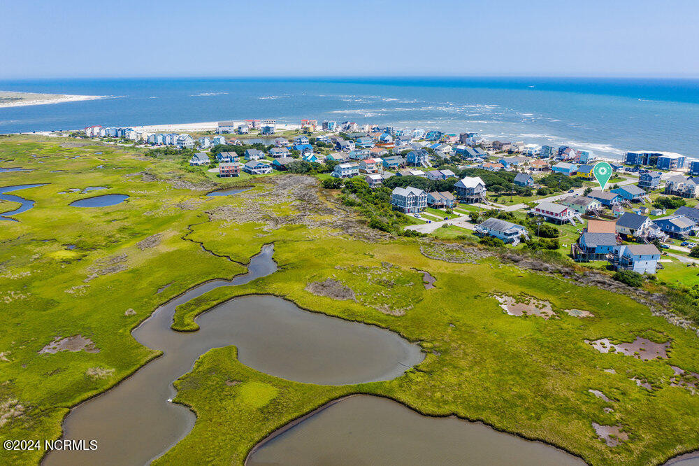 211 Coastal Dr North Topsail Beach, NC 28460