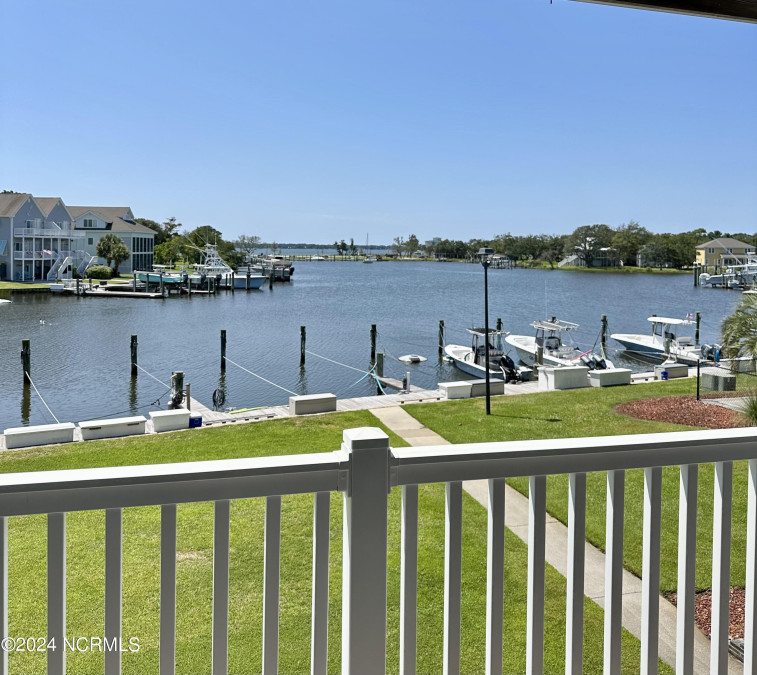 118 Lake Ave Morehead City, NC 28557