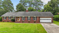 2105 Dallas Dr Kinston, NC 28504