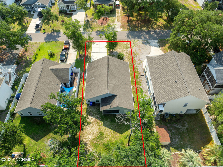 129 9th St Oak Island, NC 28465