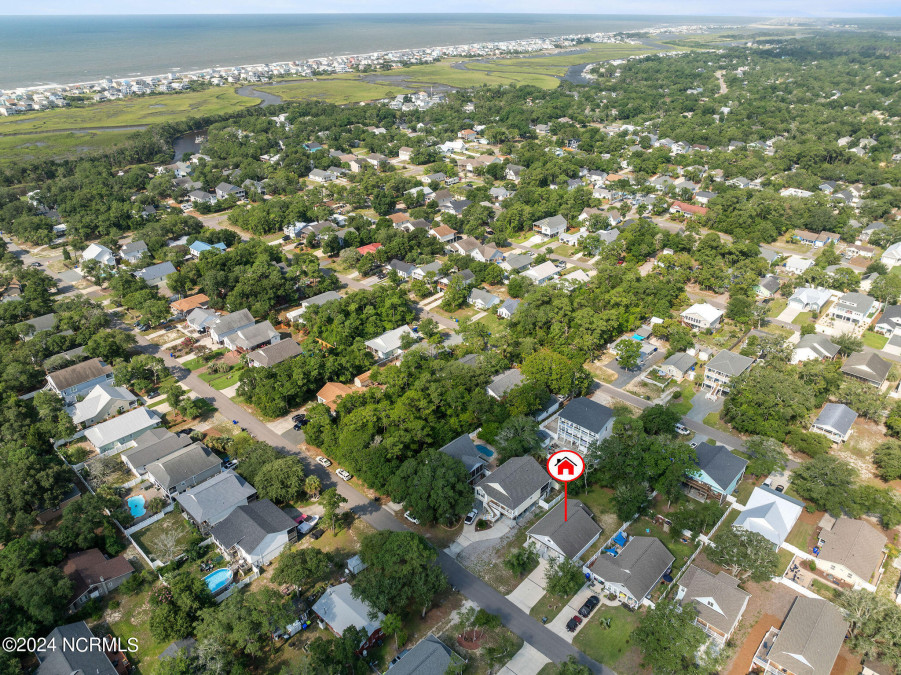 129 9th St Oak Island, NC 28465