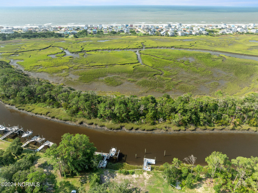 129 9th St Oak Island, NC 28465