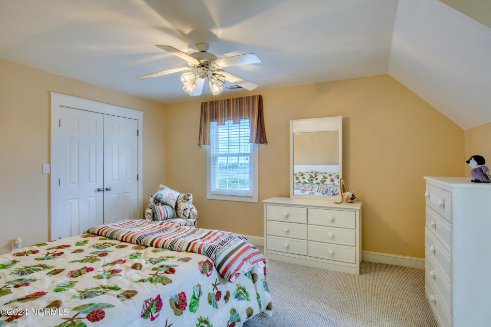 1 Osprey Dr North Topsail Beach, NC 28460