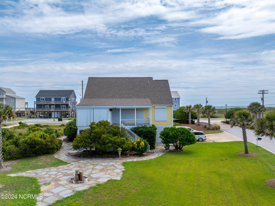 1 Osprey Dr North Topsail Beach, NC 28460