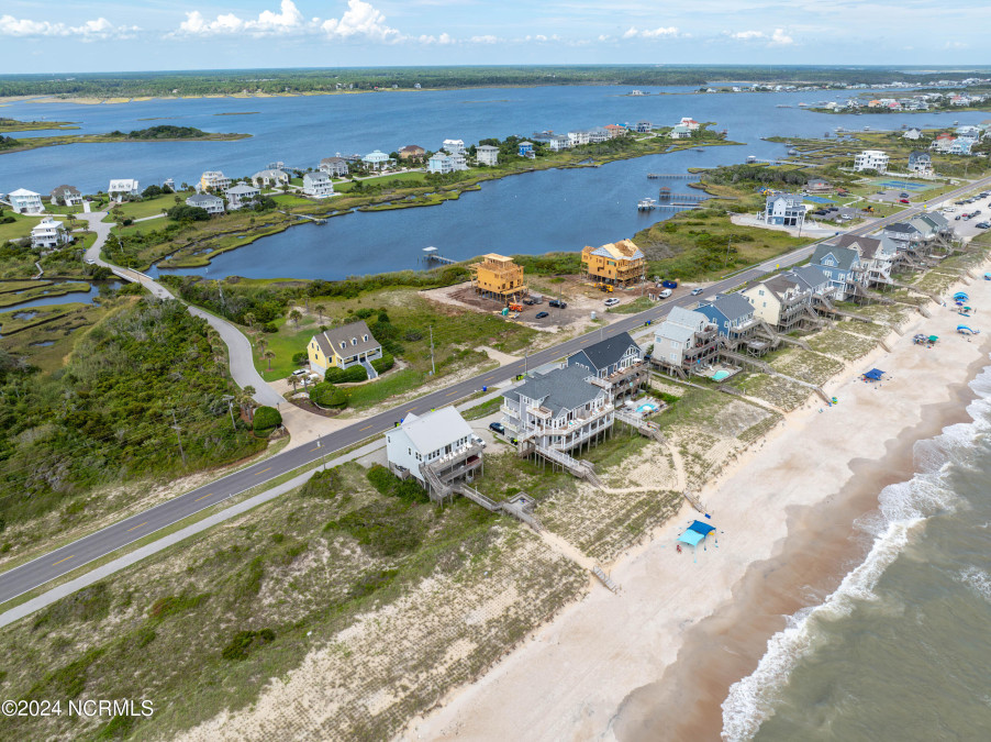 1 Osprey Dr North Topsail Beach, NC 28460