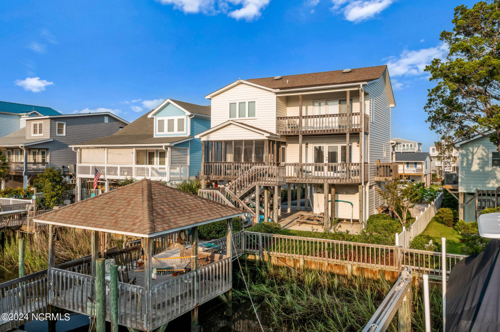 146 Tarpon Dr Holden Beach, NC 28462