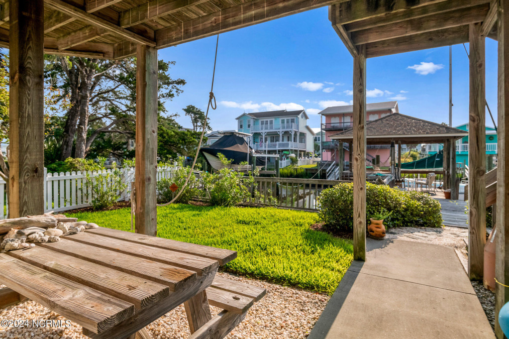 146 Tarpon Dr Holden Beach, NC 28462