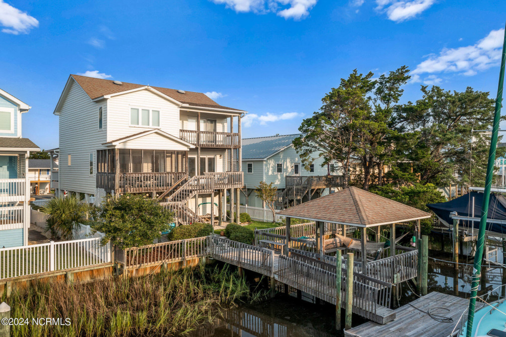 146 Tarpon Dr Holden Beach, NC 28462