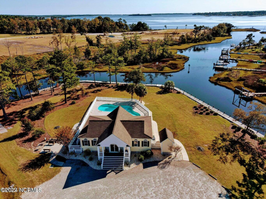 126 White Heron Ln Swansboro, NC 28584