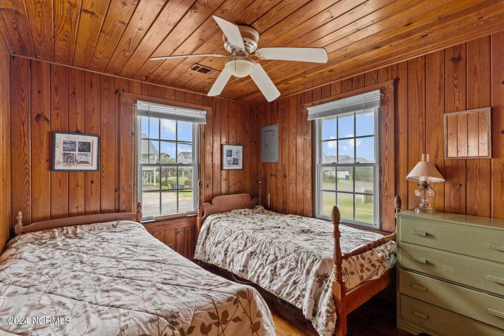 2011 Beach Dr Oak Island, NC 28465